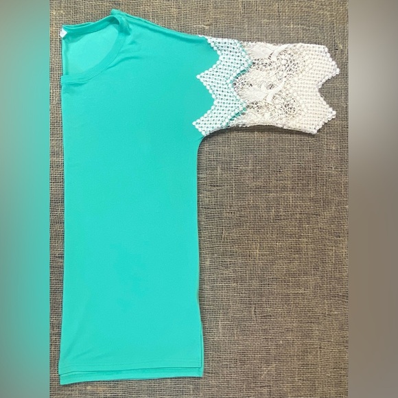 Umgee Seafoam Green Blouse/Tunic, Size Large, Beige Lace 1/2 Length Sleeves - Picture 6 of 7